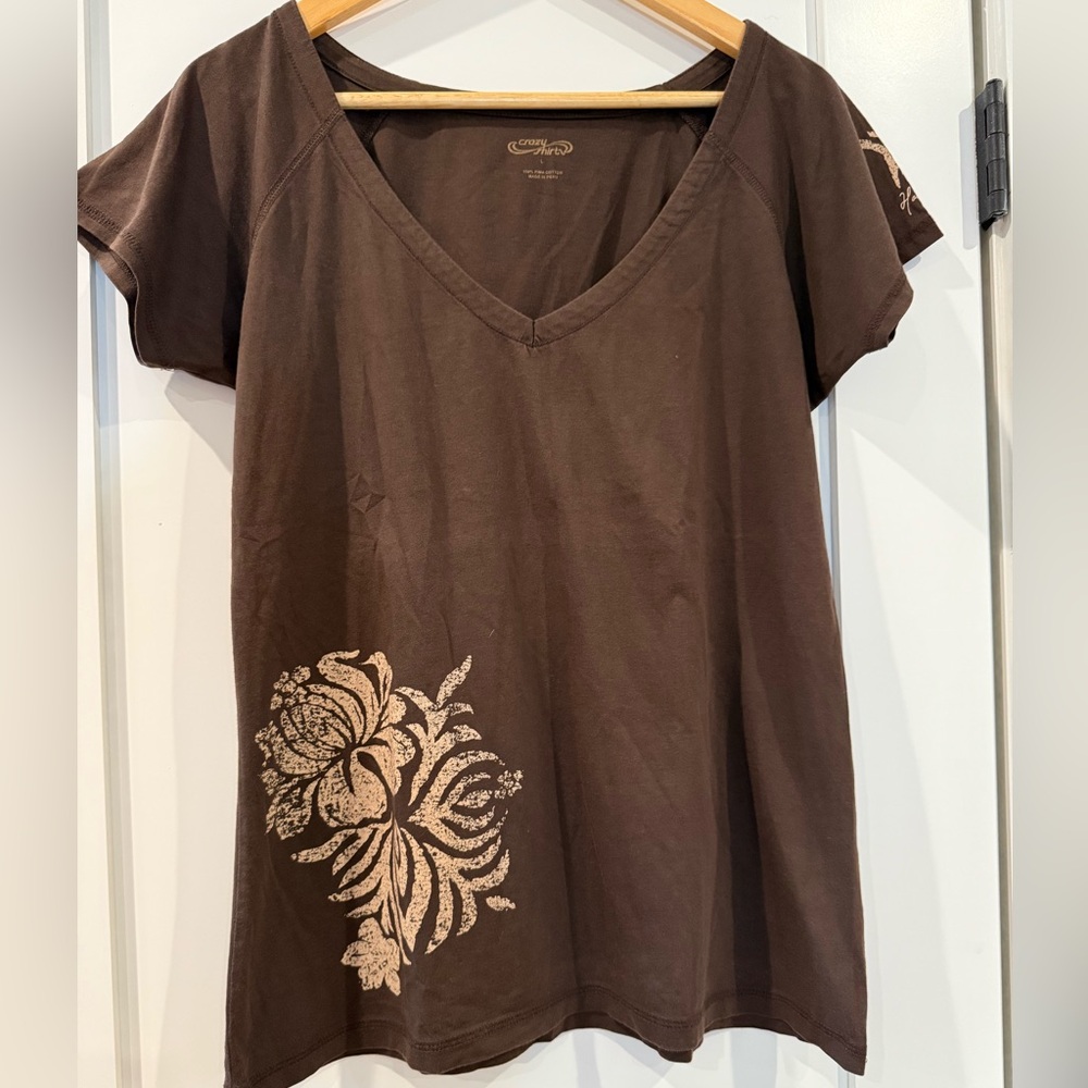 Crazy Shirt Floral V-Neck Short Sleeve Tee
